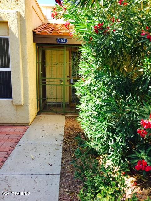 Adorable 2 bed / 2 bath townhouse in popular Gatewood Pointe Townhomes! Master bedroom is oversized! Kitchen cabinets have been repainted! New carpet and paint throughout! Huge yard with freshly painted patio! Includes a garage with cabinets! Great location...close to shopping and the I-10 freeway.