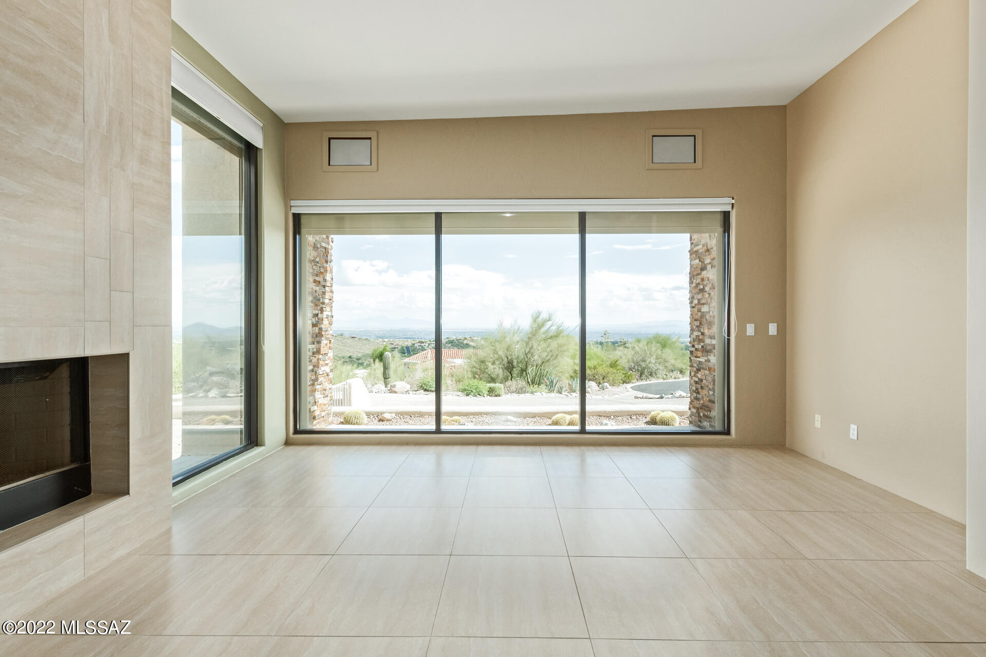 Finisterra (1-210) - Residential