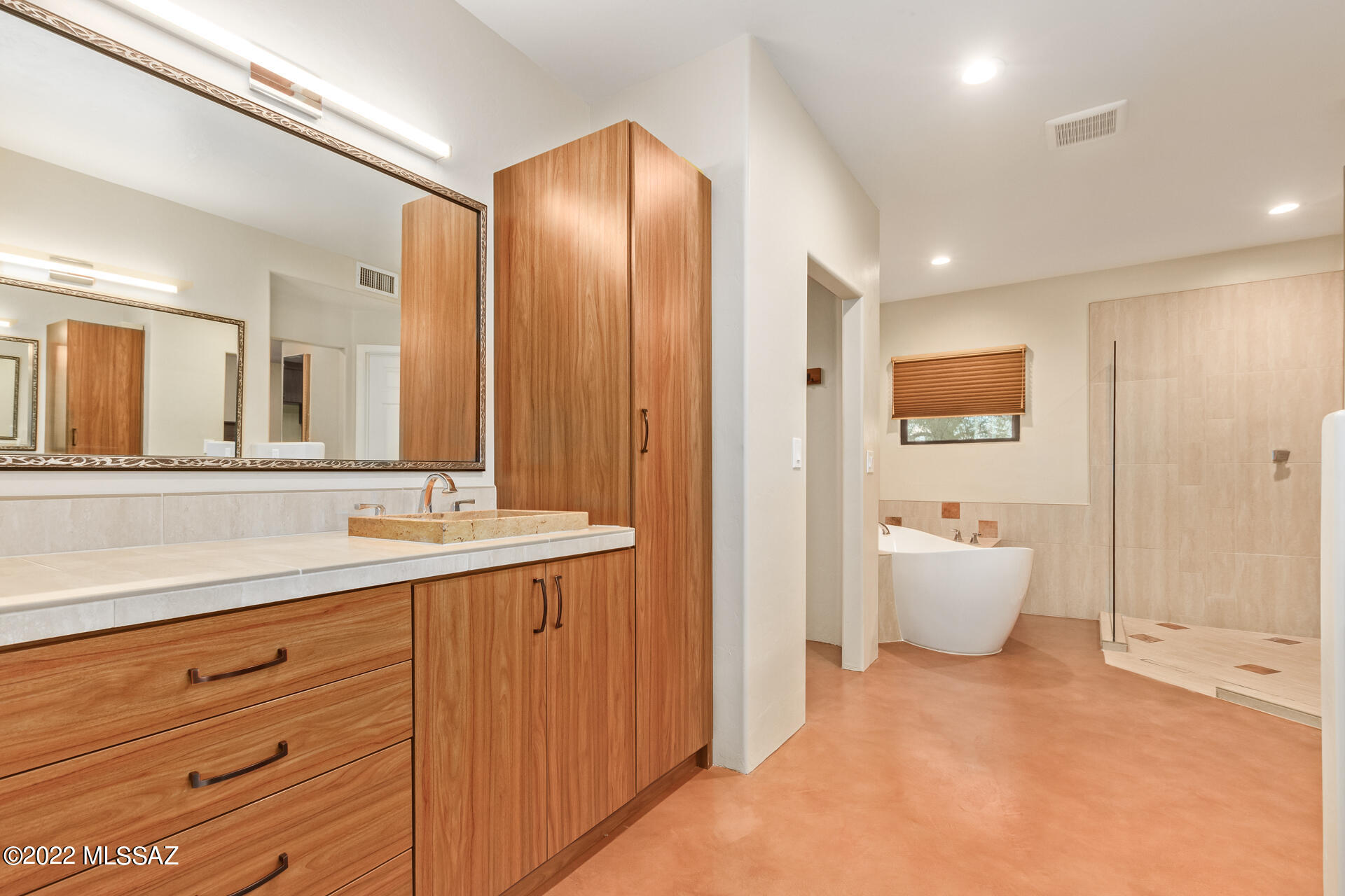 Finisterra (1-210) - Residential