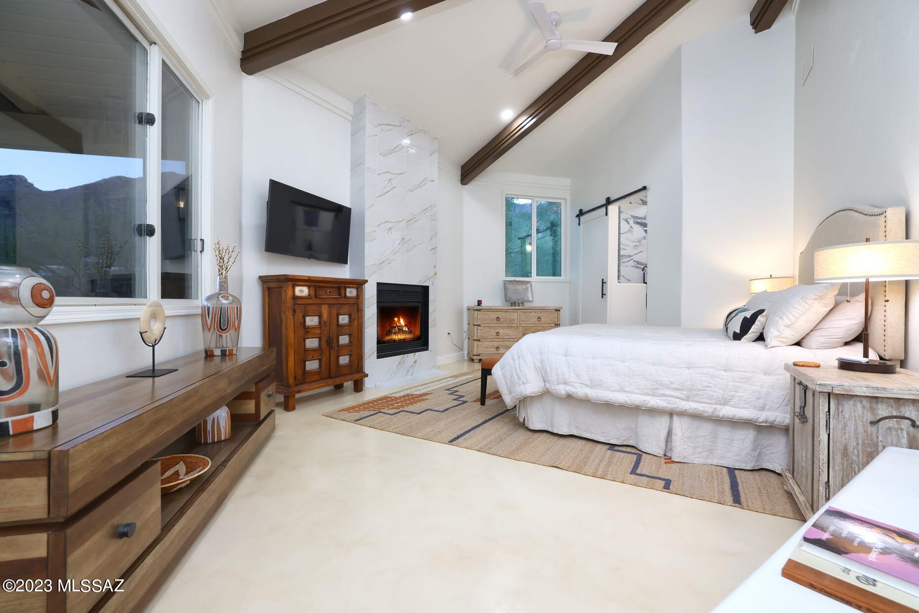 Finisterra (1-210) - Residential