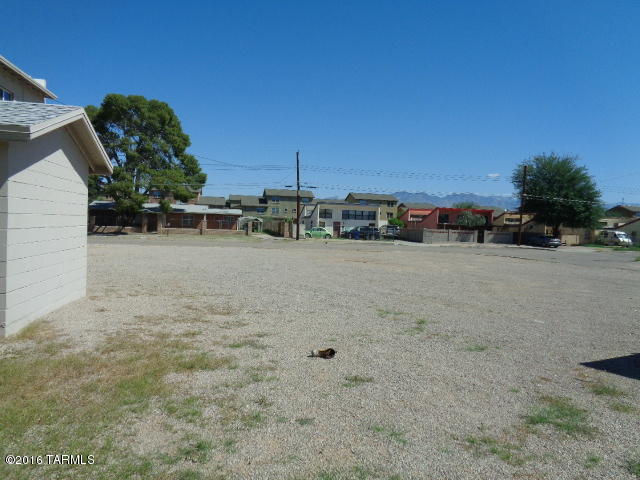McInnes Addition - Land