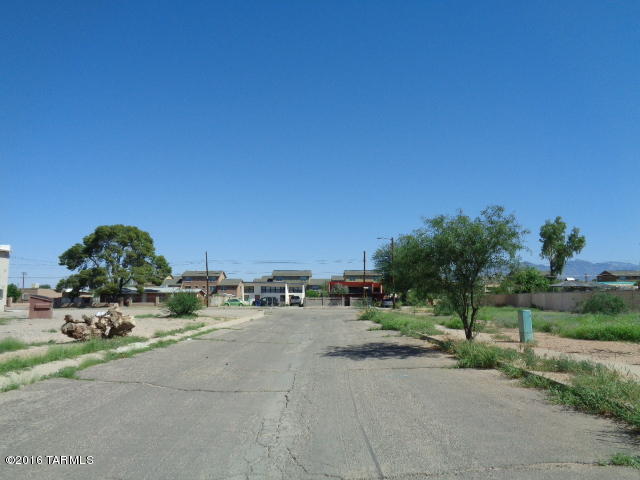 McInnes Addition - Land