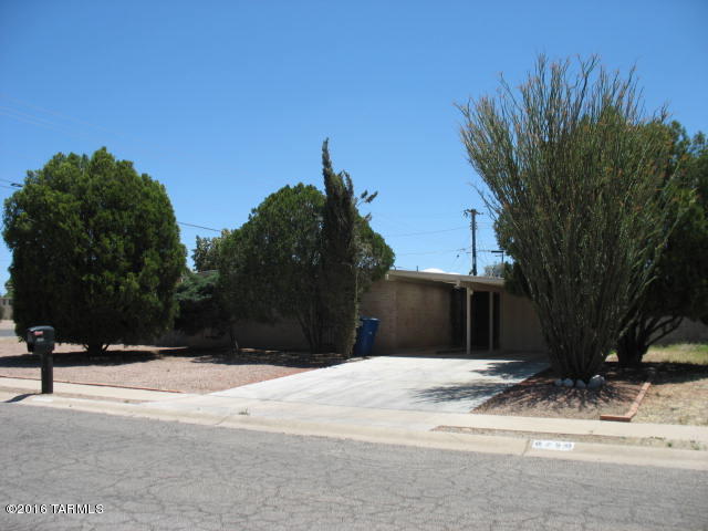 3 BDRM, 2 BTH, TILED,LAMINATE FLOORING. DISHWASHER,REFRIGERATOR STAY. AIR CONDITIONING. LARGE FENCED IN YARD. SHORT SALE PENDING APPROVAL. PLEASE CALL ME FOR DETAILS.
