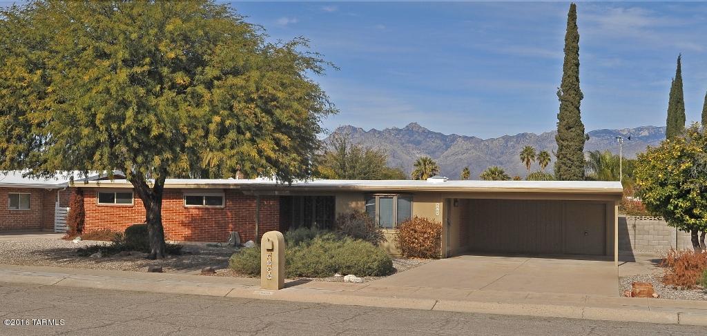 This lovely east side home offers 3 bedrooms and 2 baths with a beautifully landscaped backyard. Enjoy the outstanding views of the catalina mountains from the privacy of your backyard. The home is 1,510 sqft and has tile flooring throughout and carpets in the bedrooms. Ample sized workshop for your tools! Come see it today.