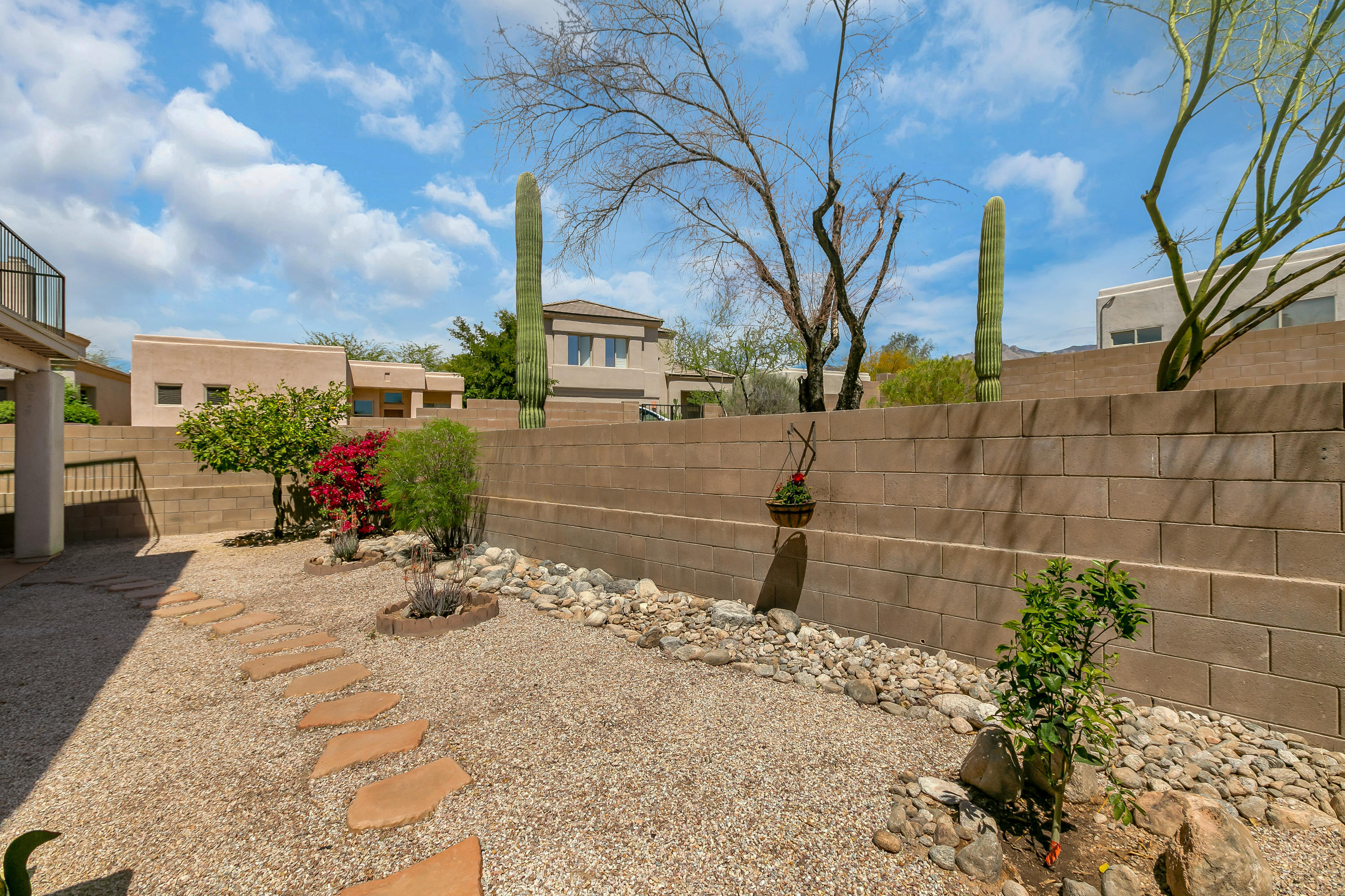 Rancho Lomas (1-81) - Residential