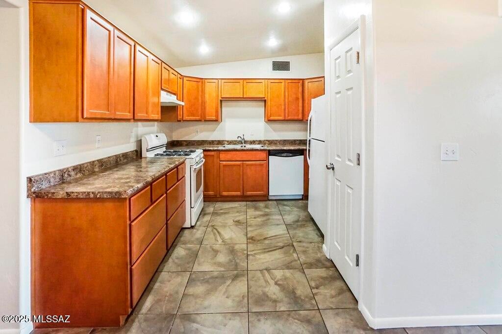 University Heights - Residential Lease