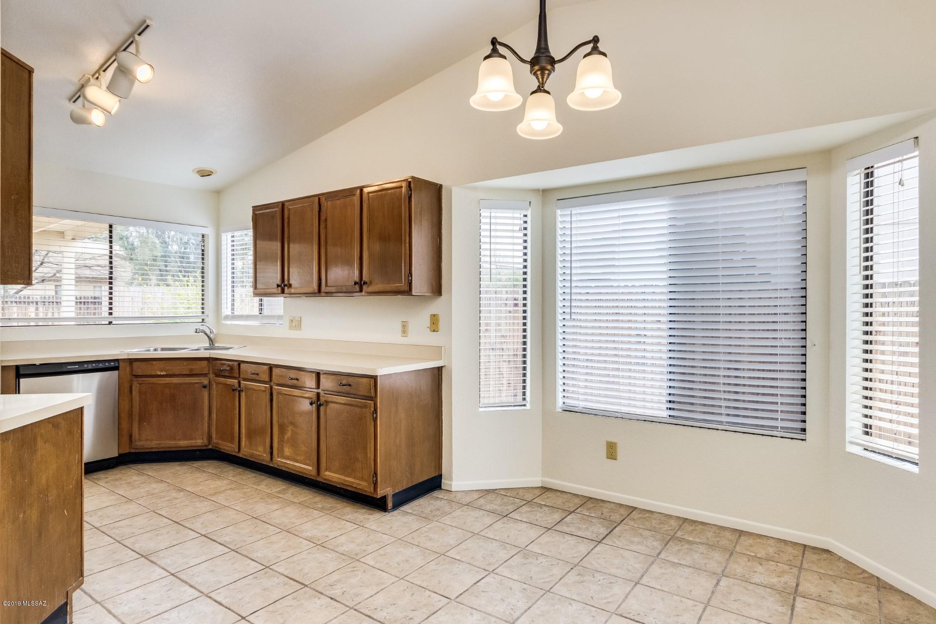Meadowbrook (273-334, 348-403, 410-532) - Residential