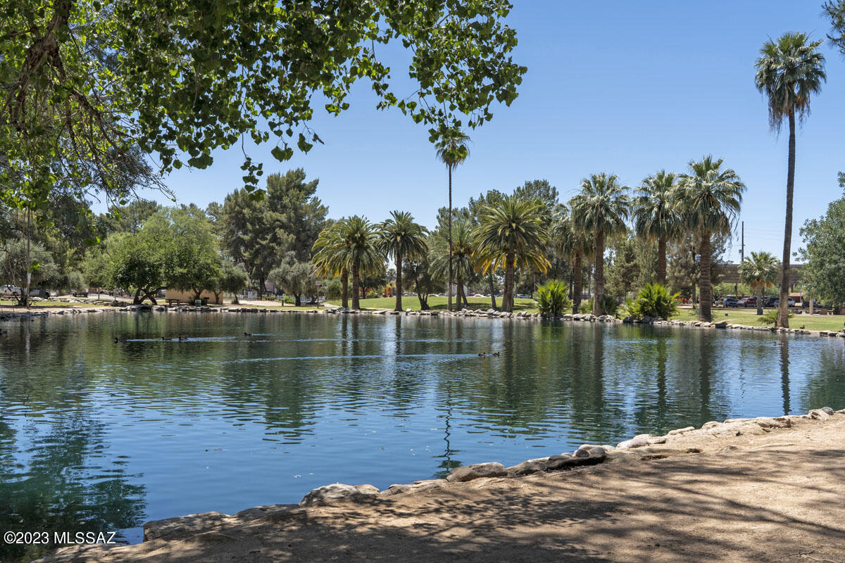 Valencia Crossing - Residential