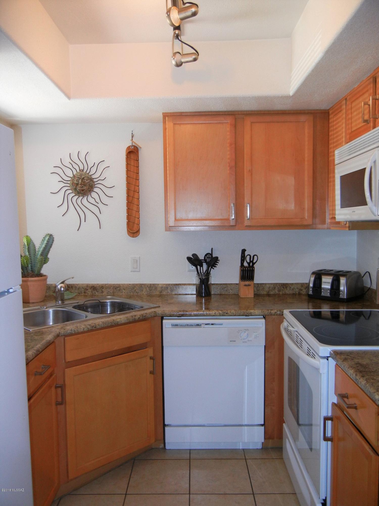 Greens at Ventana Canyon - Residential