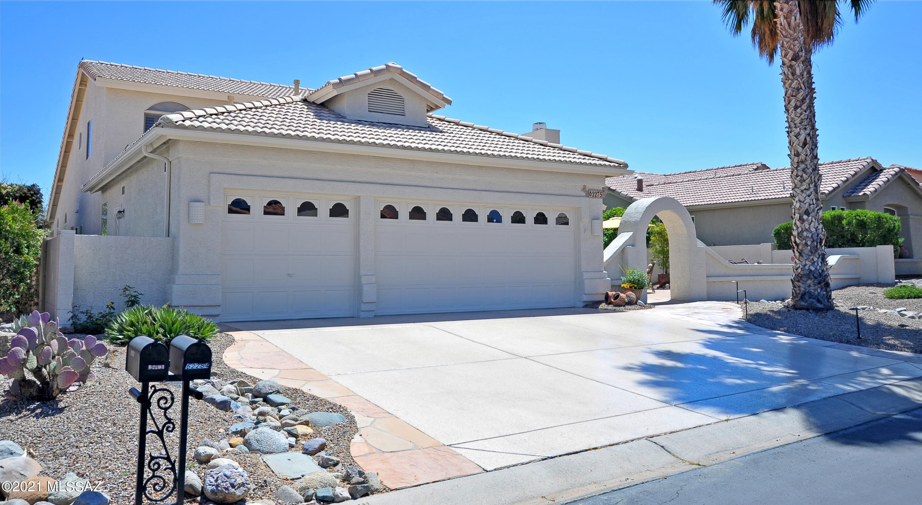 Gorgeous, updated Durango on the 1st fairway of Mountain View CC. Sweeping Catalina Mountain Views. Upgraded eat in kitchen with a double oven, brushed nickel appliances and durable Stonite counter tops. You will love enjoying the golf course and mountain views from the back patio, a lovely landscaped yard complete with a lg,built in gas grill, multiple fruit trees and a relaxing fountain. This home was built with several upgrades including 2 x 6 exterior wall construction, R19 and R36 insulation in the ceilings. Recent updates in 2017/2018 include all new plumbing, new carpet, and new tile and interior paint. Freshly painted exterior in 2021. The den has beautiful built ins. The master bath includes double sink vanity and a separate shower and jetted tub. The large laundry room has lots of built ins for extra storage and is also designed as a craft and sewing room. The beautiful home offers plenty of room for entertaining family and friends. All in one of Arizona's most desirable Active adult communities.
