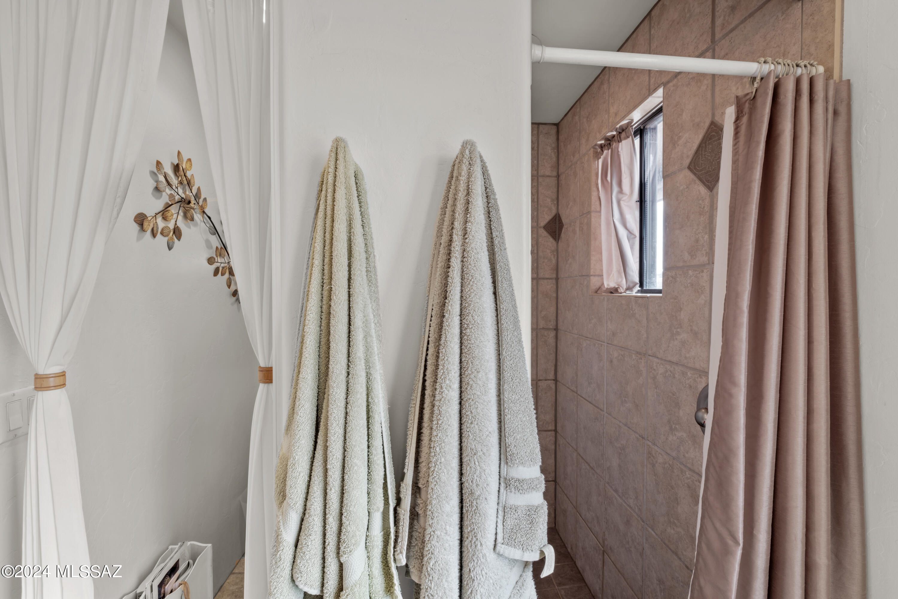 Sombras Del Cerro (1-12) - Residential