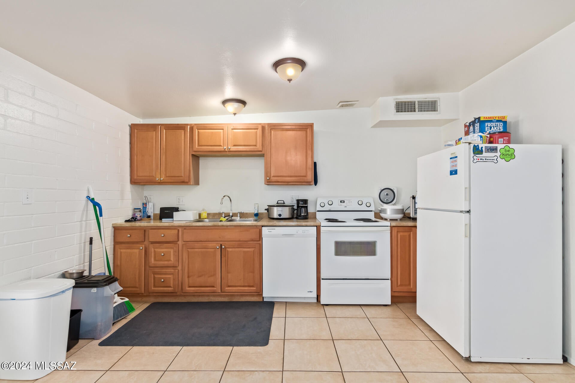 Palm Grove Clusters (186-349, 543) - Residential Lease