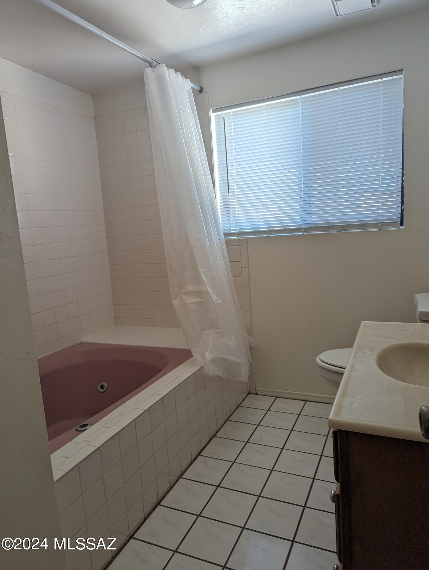 Valley View East NO. 7 (1-44) - Residential Lease