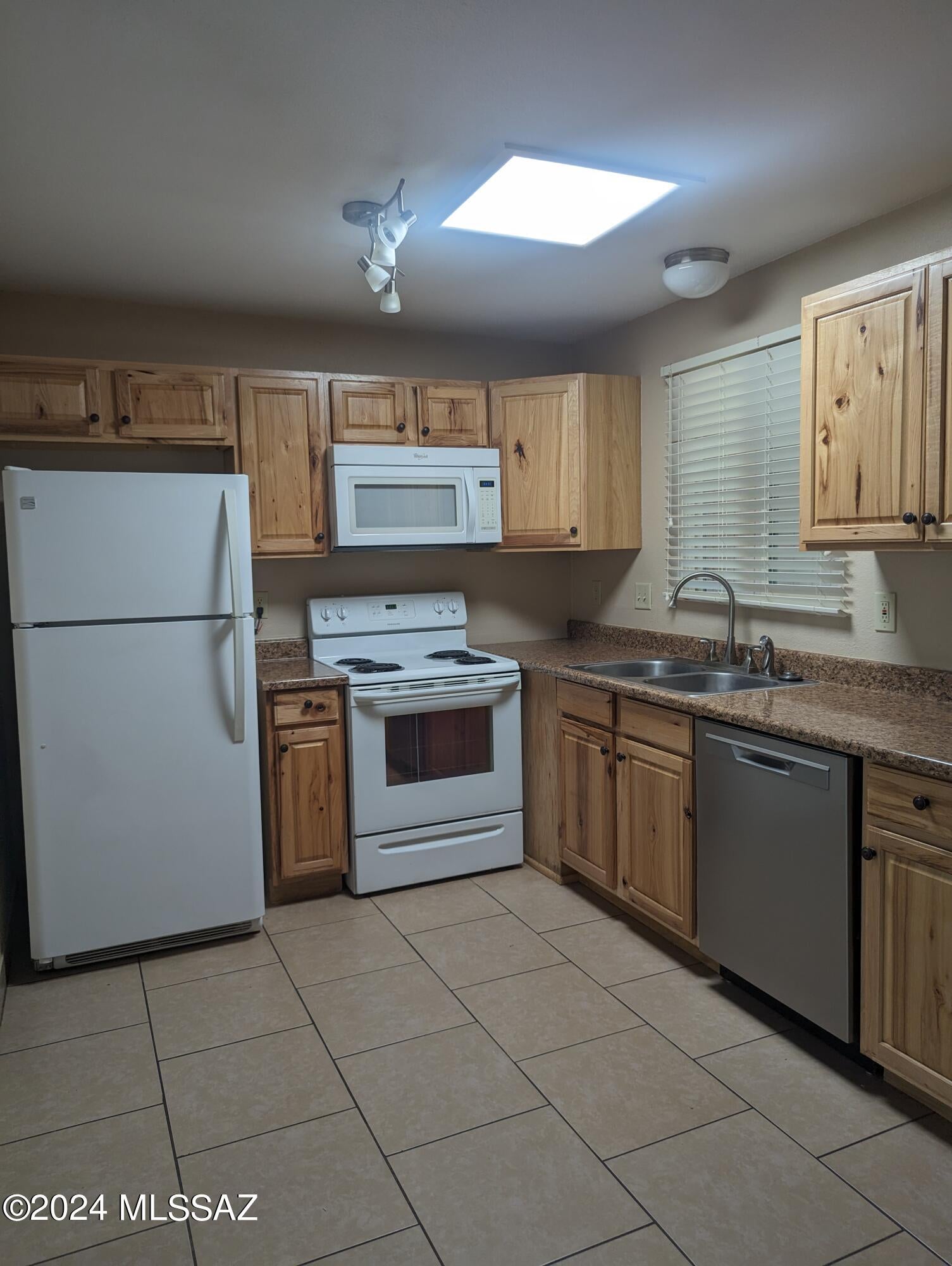 Valley View East NO. 7 (1-44) - Residential Lease
