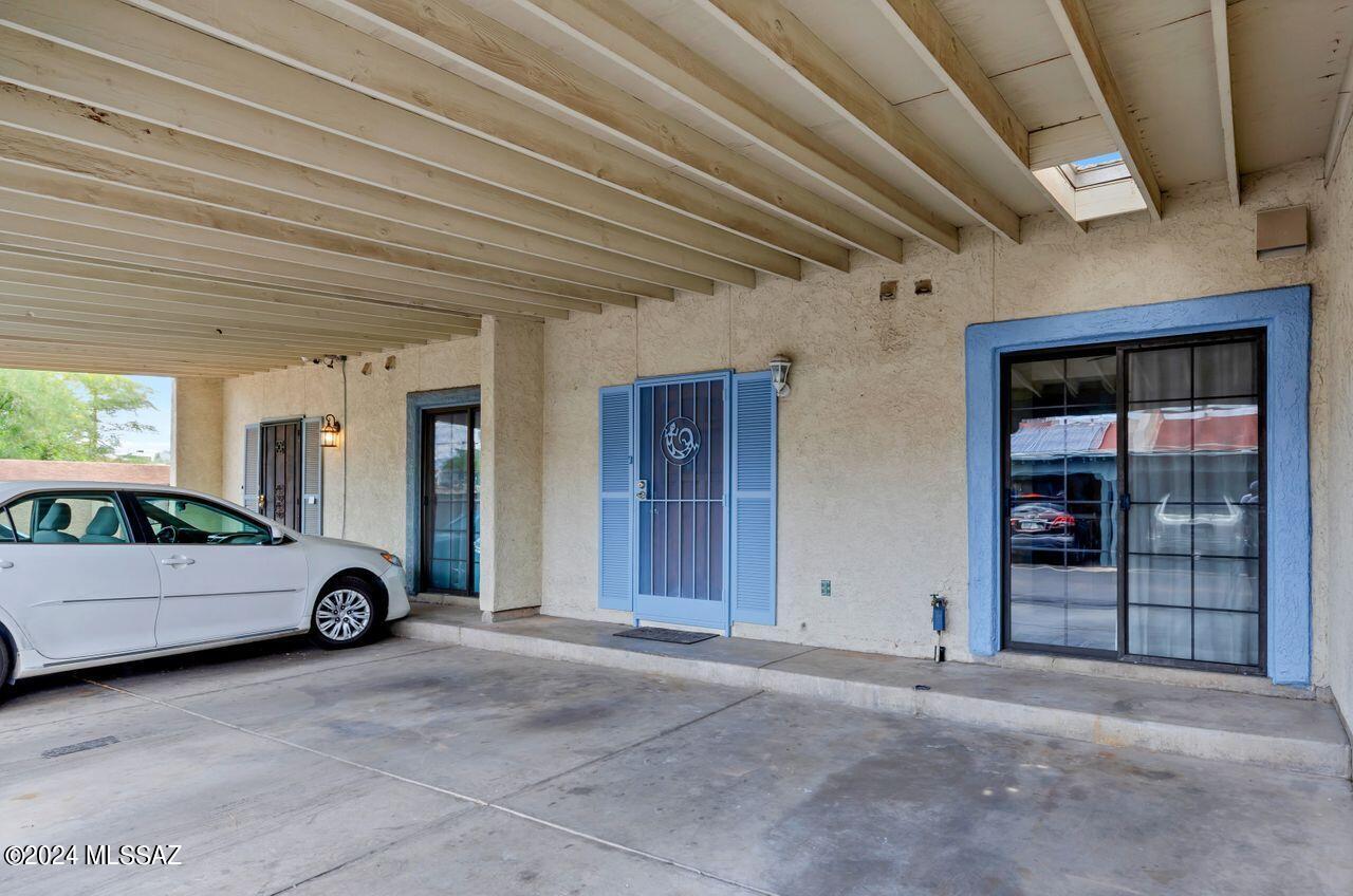 Conquistador Plaza (1-10) - Residential