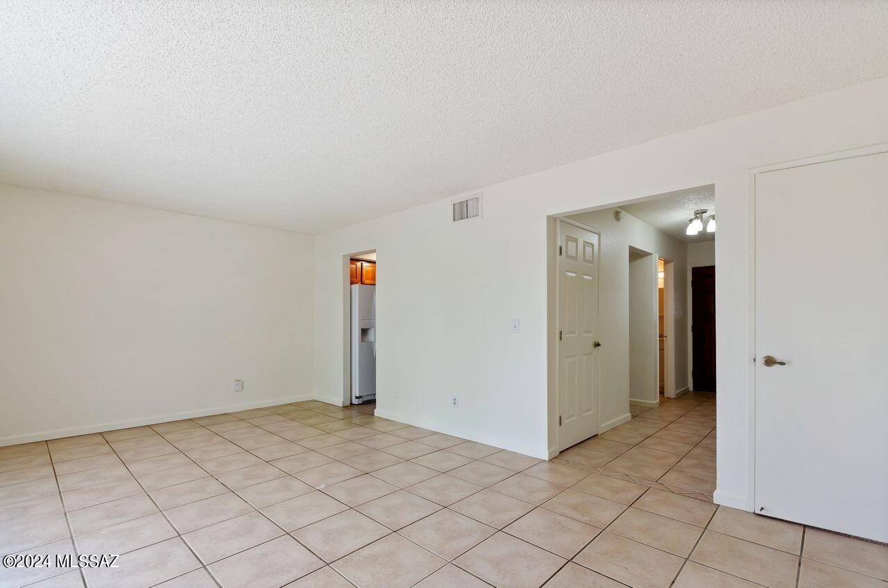 Conquistador Plaza (1-10) - Residential