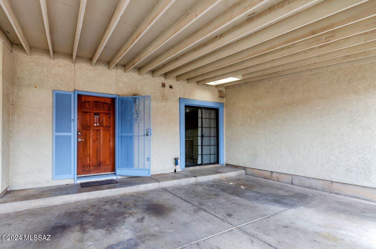 Conquistador Plaza (1-10) - Residential
