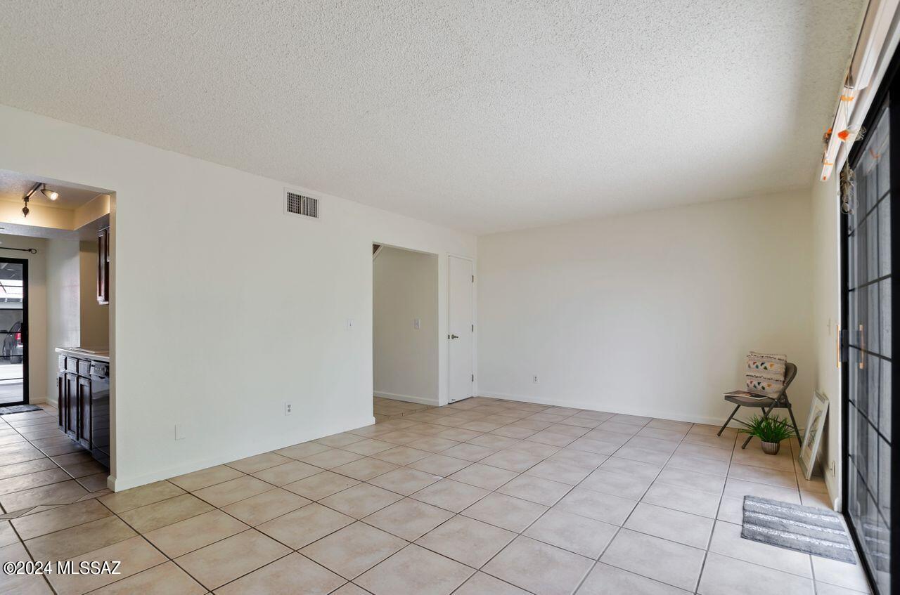 Conquistador Plaza (1-10) - Residential