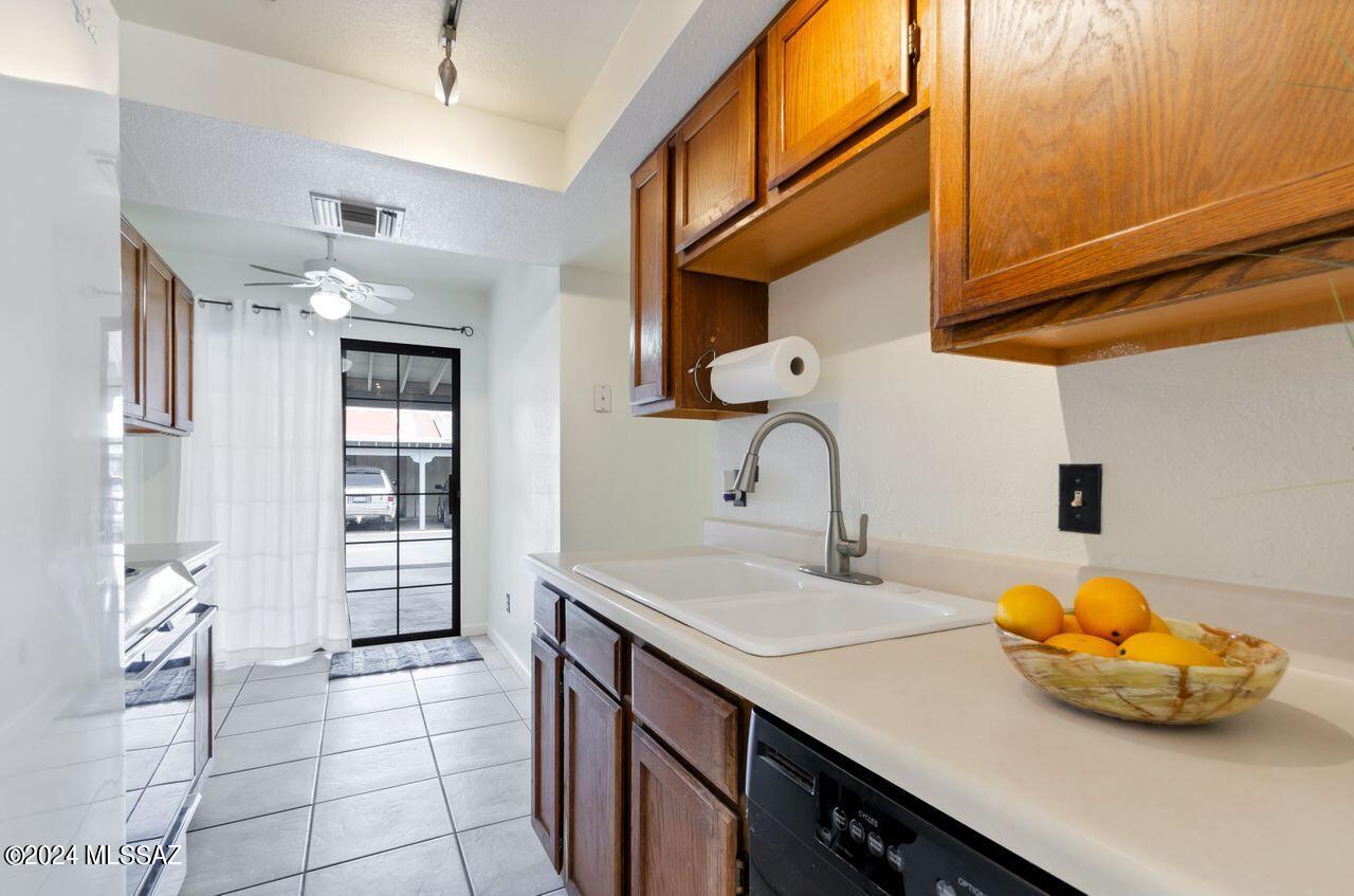 Conquistador Plaza (1-10) - Residential