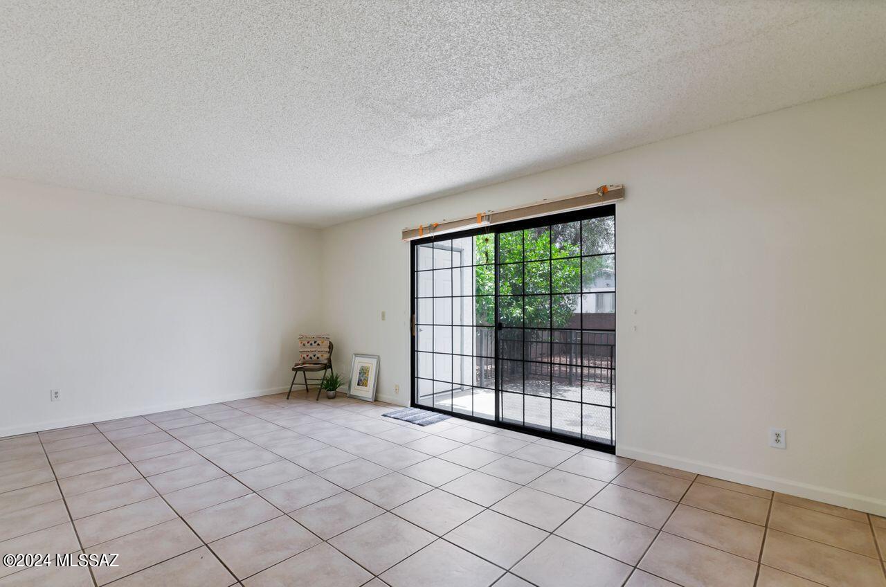 Conquistador Plaza (1-10) - Residential