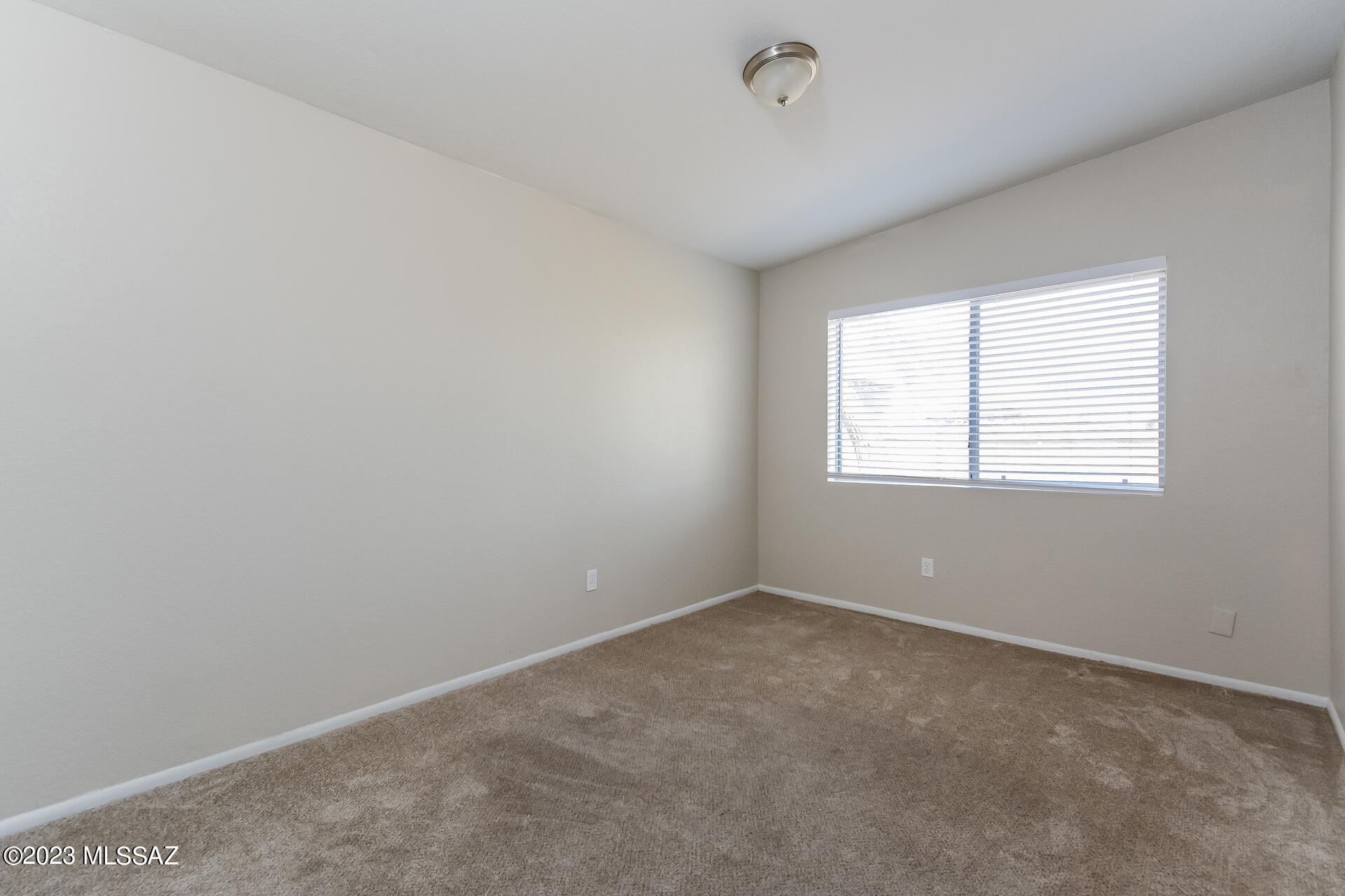 Country Club Manor - Residential Lease