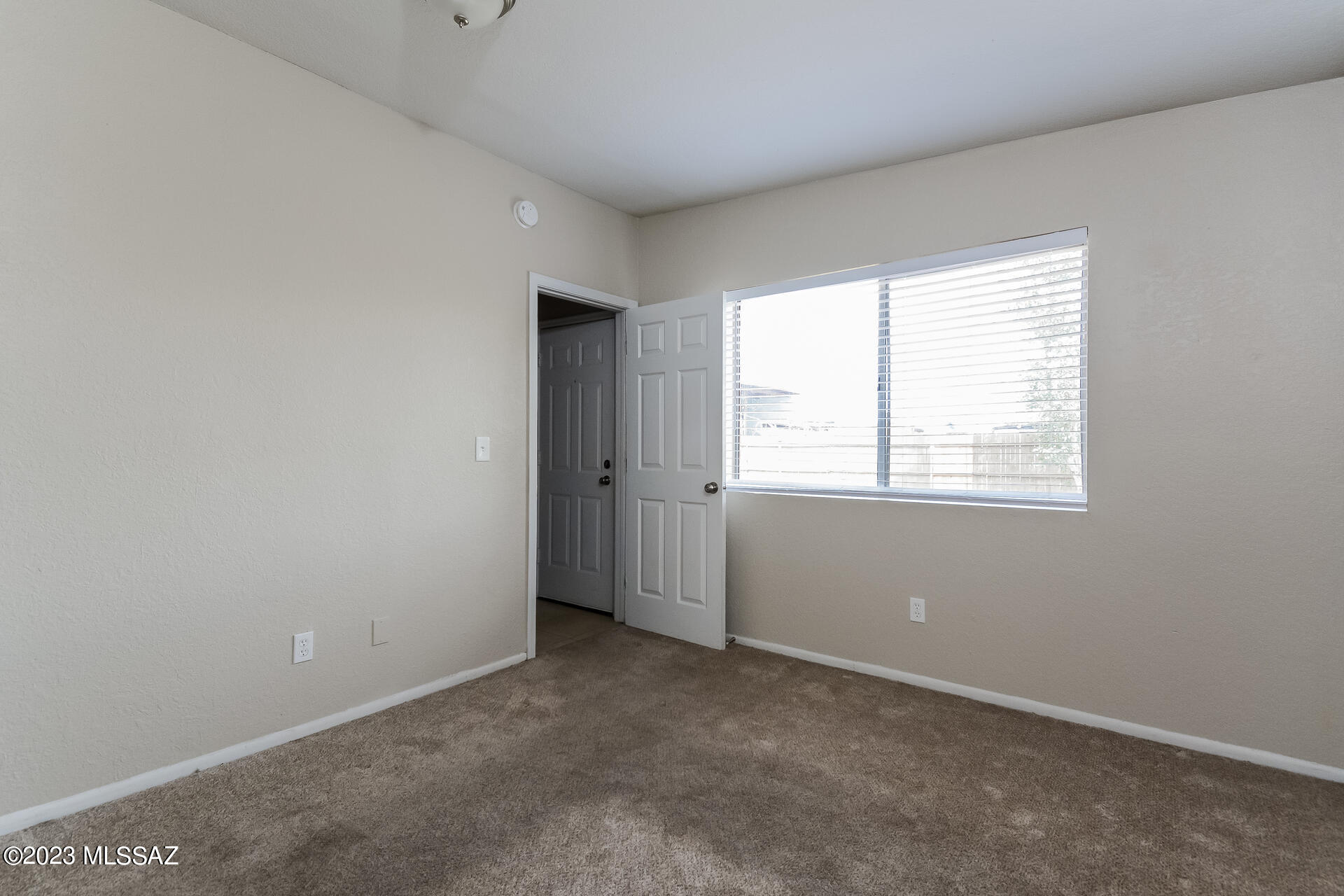 Country Club Manor - Residential Lease