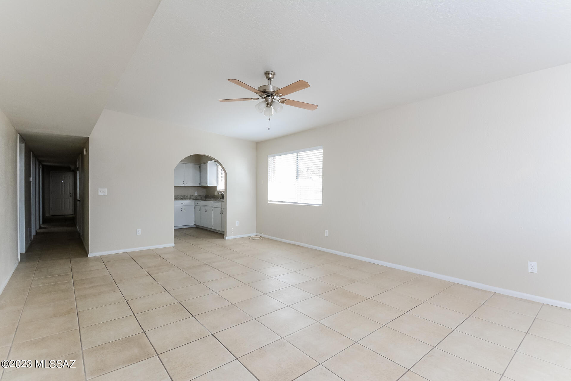 Country Club Manor - Residential Lease