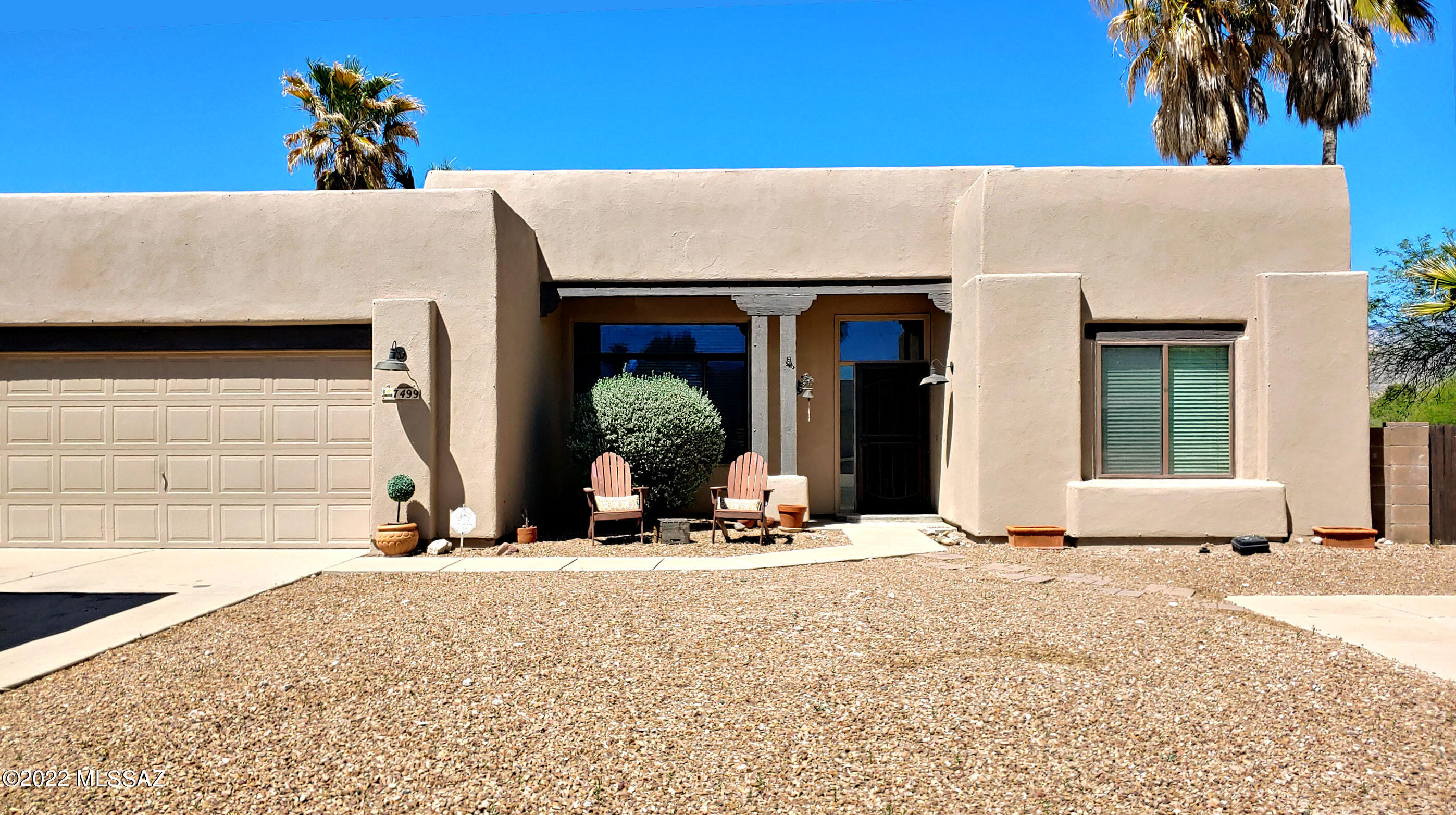Gorgeous Views and Pride of Ownership describe this beautiful home! Enjoy unobstructed mountain and tree park views!
High Ceilings in this Sante Fe Canoa home on an ultra-premium lot that borders a private neighborhood desert park/playground lining Rillito Walkway. Spacious master, large closet, double sink with garden tub. Split bedroom plan. Newly updated Kitchen adjoining Family Room, Den, and Dining. Beautifully landscaped yard w/ outdoor living areas.