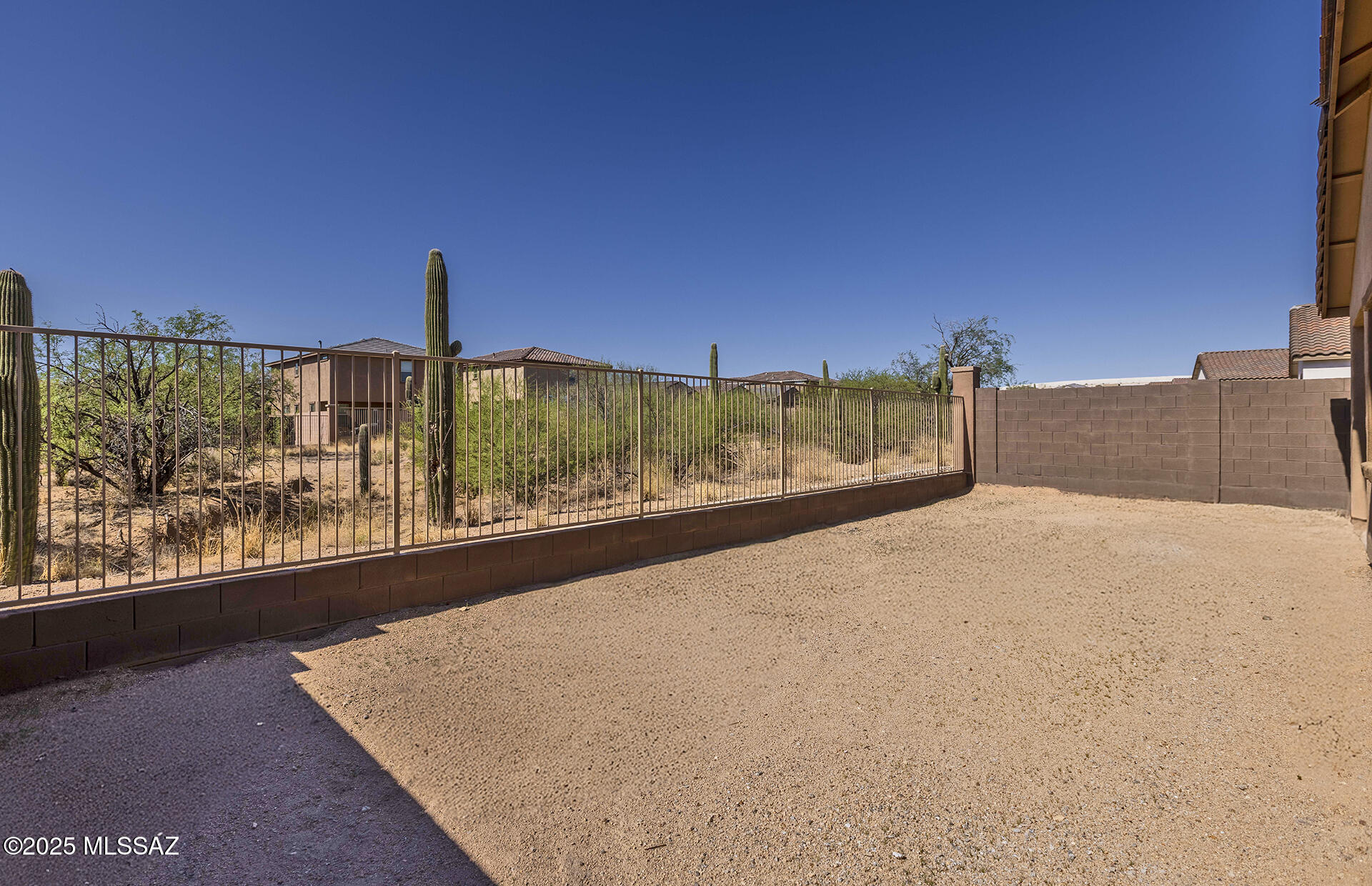 Entrada La Coraza - Residential