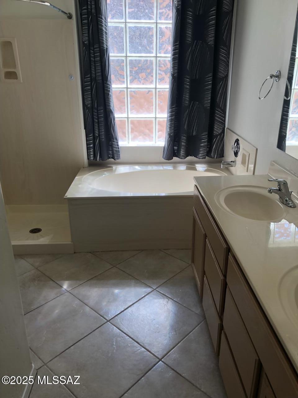 Catalina Point (1-32) - Residential Lease