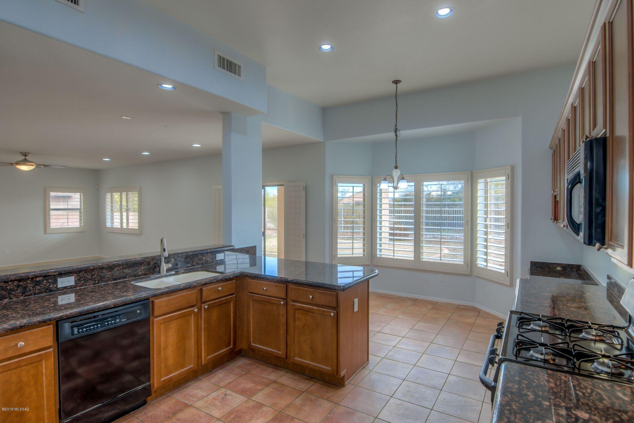 Continental Reserve Blk. 14 (1-82) - Residential