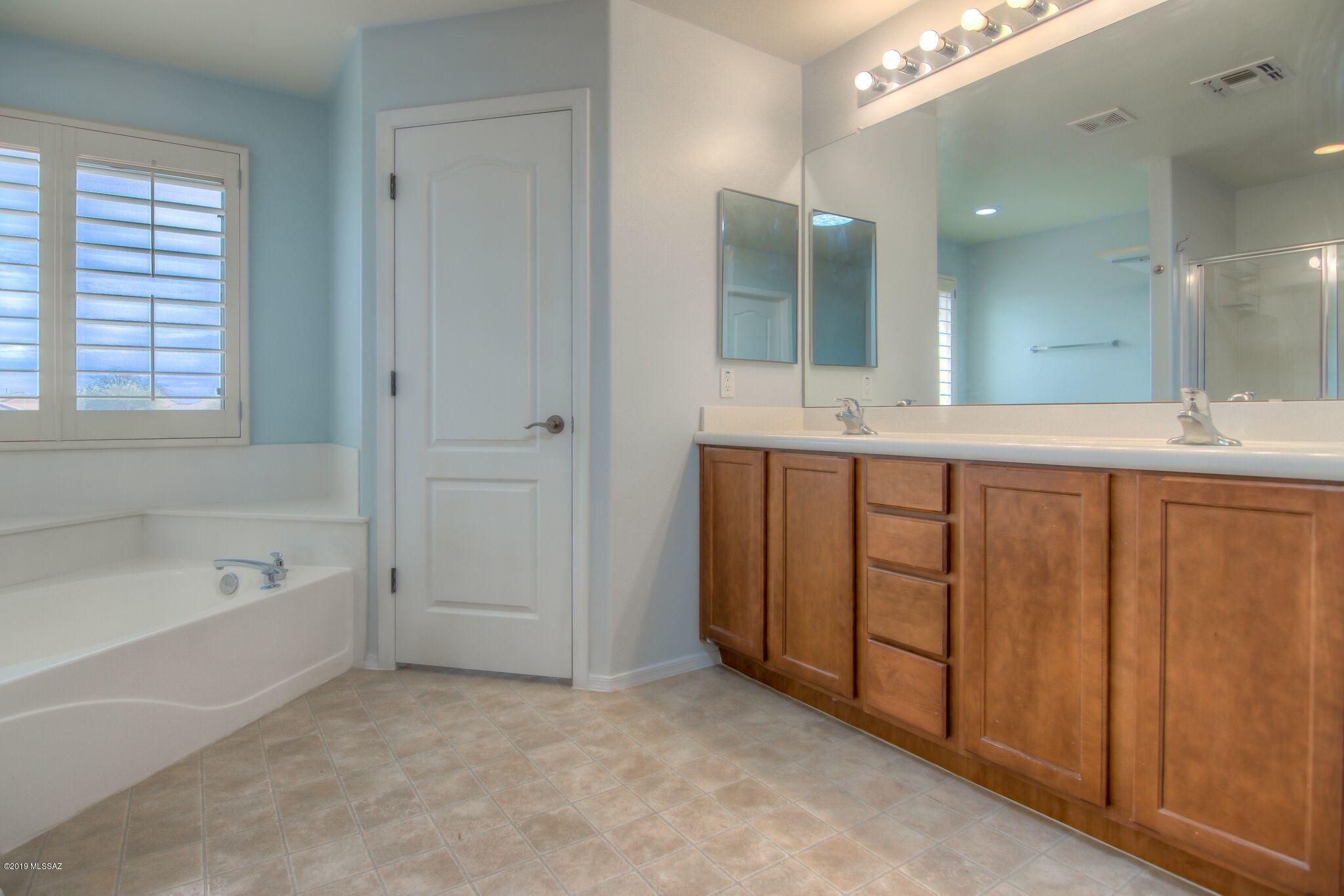 Continental Reserve Blk. 14 (1-82) - Residential