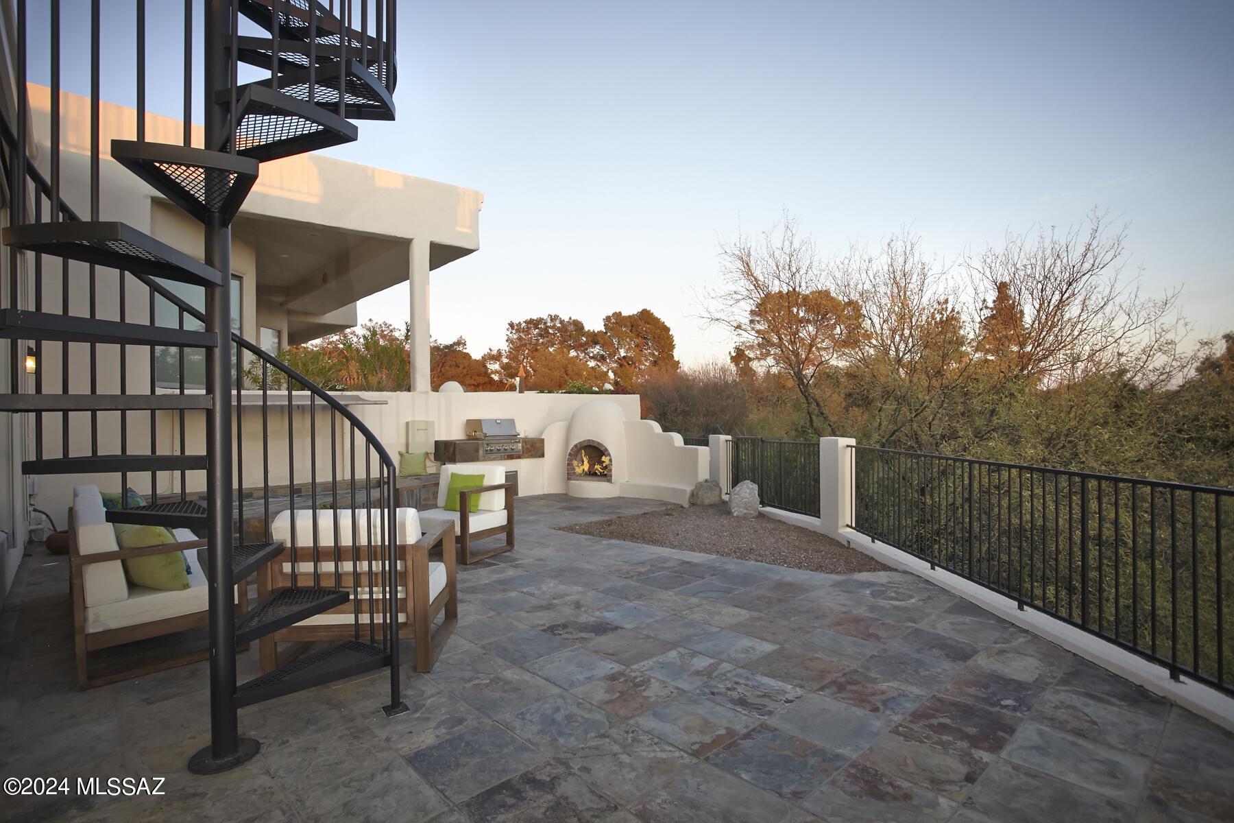 El Diamante II (1-40) - Residential