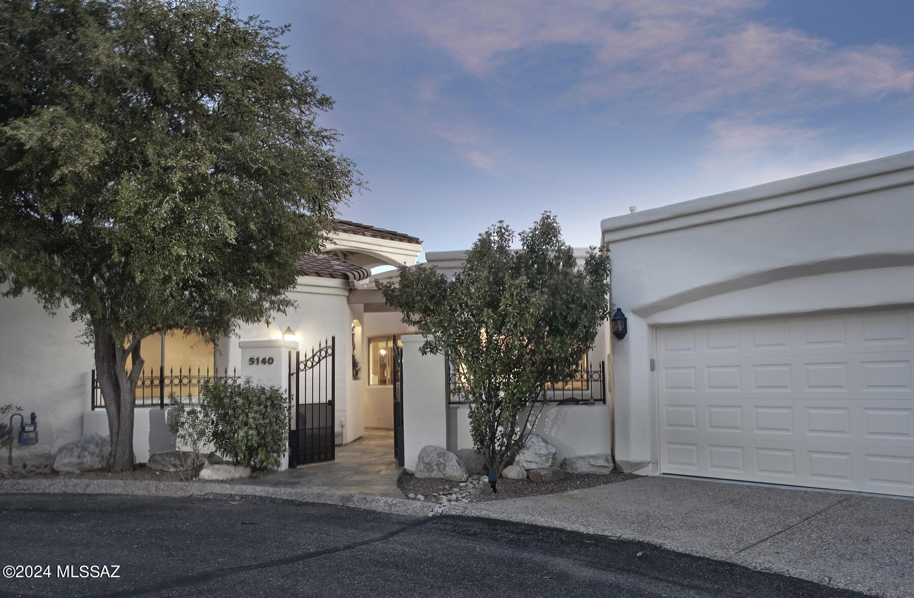 El Diamante II (1-40) - Residential
