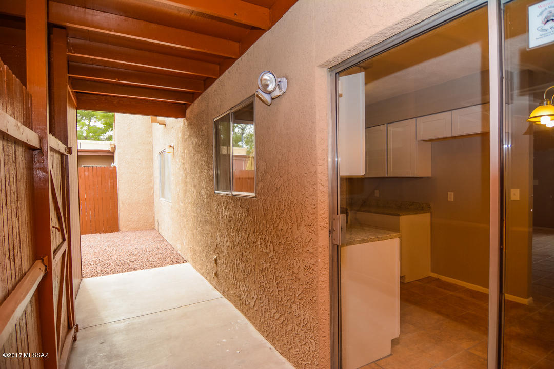 Spanish Meadows Twnhss (1-105) - Residential