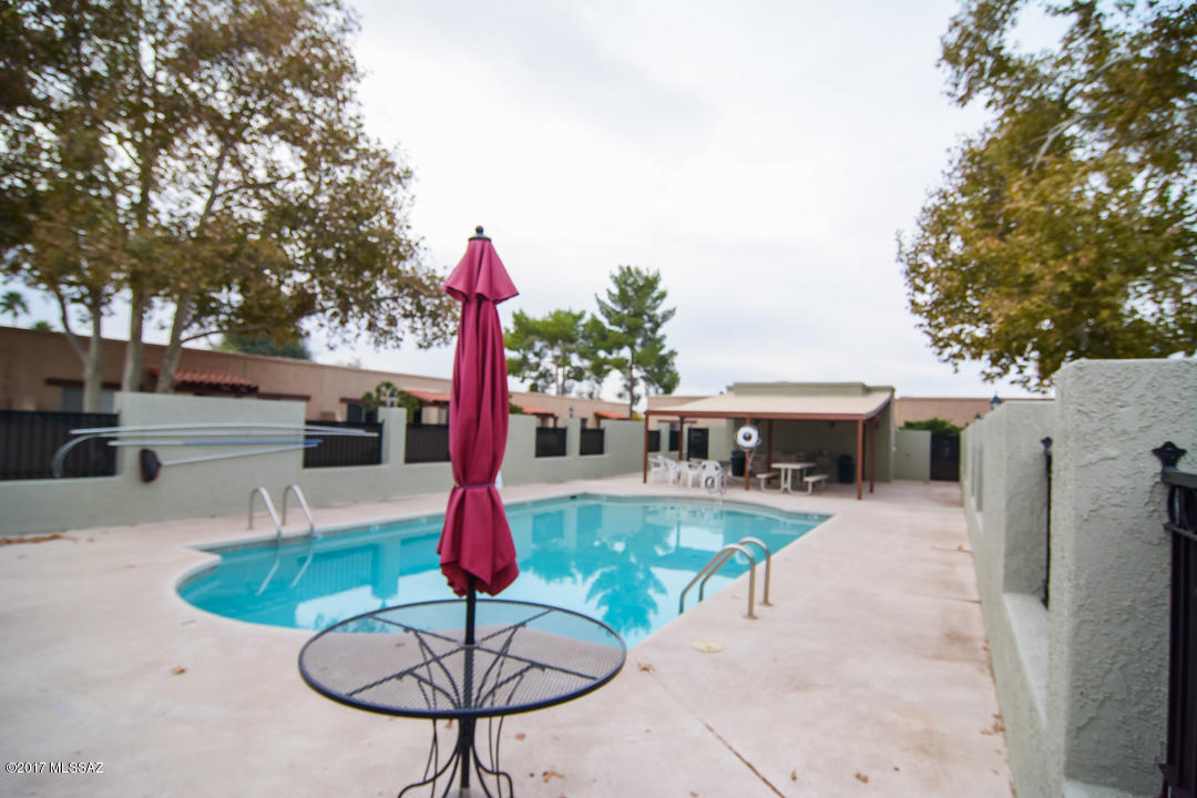 Spanish Meadows Twnhss (1-105) - Residential