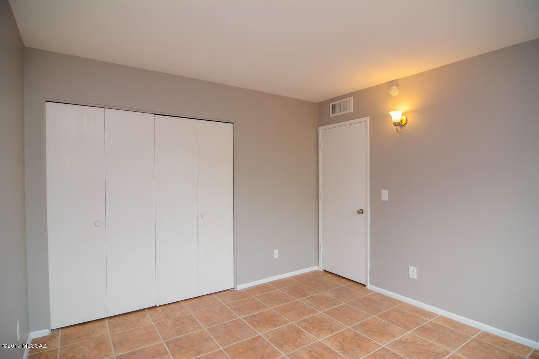 Spanish Meadows Twnhss (1-105) - Residential