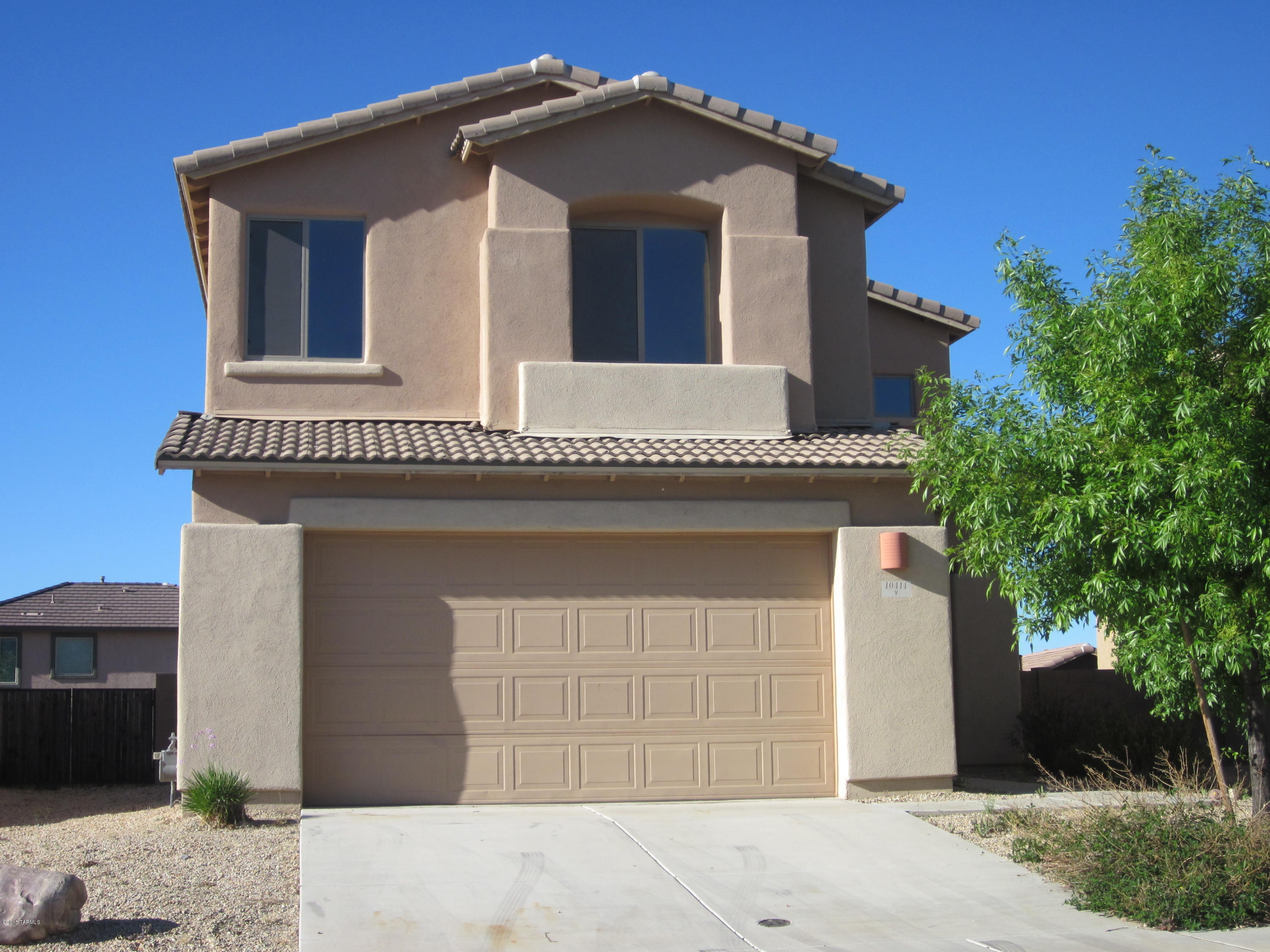 FREE RENT!!! JAN FREE WITH MOVE IN BY 1/31/25!!

Stunning 5 bedroom 3 bathroom home in the coveted Bluffs subdivision of Rancho Del Lago. This home is nestled in between jogging trails and the community pool.  Adjacent to the pool area which has built in BBQs for your enjoyment is a community Basketball court and Playground!

  VAIL SCHOOL DISTRICT!

This large 2338 square foot home has 5 bedroom and 3 baths! 2 bedrooms and one full bathroom on the ground level. The 2nd floor has 2 bedrooms and one guest bathroom as well as an oversized master suite! Master bathroom has walk in shower, garden tub and huge walk in closet!

Home comes complete with cooktop electric stove, microwave, refrigerator (If needed) water softener. Laundry Hookups -