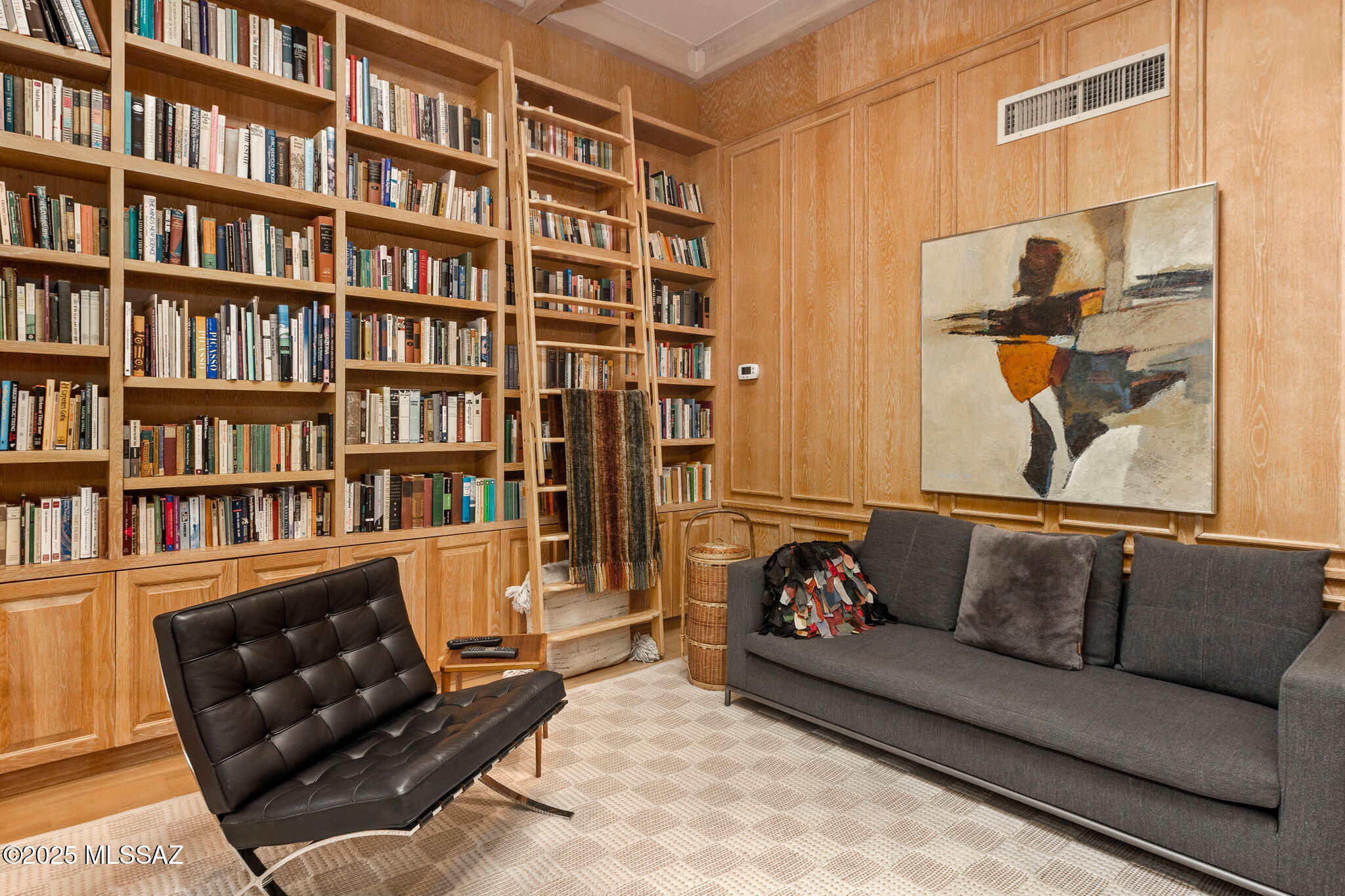 Finisterra II (211-302) - Residential