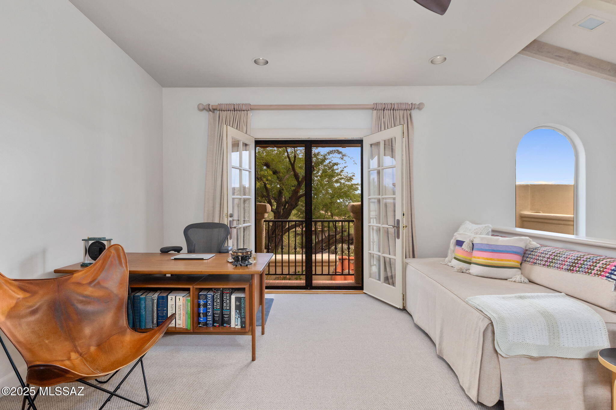 Finisterra II (211-302) - Residential