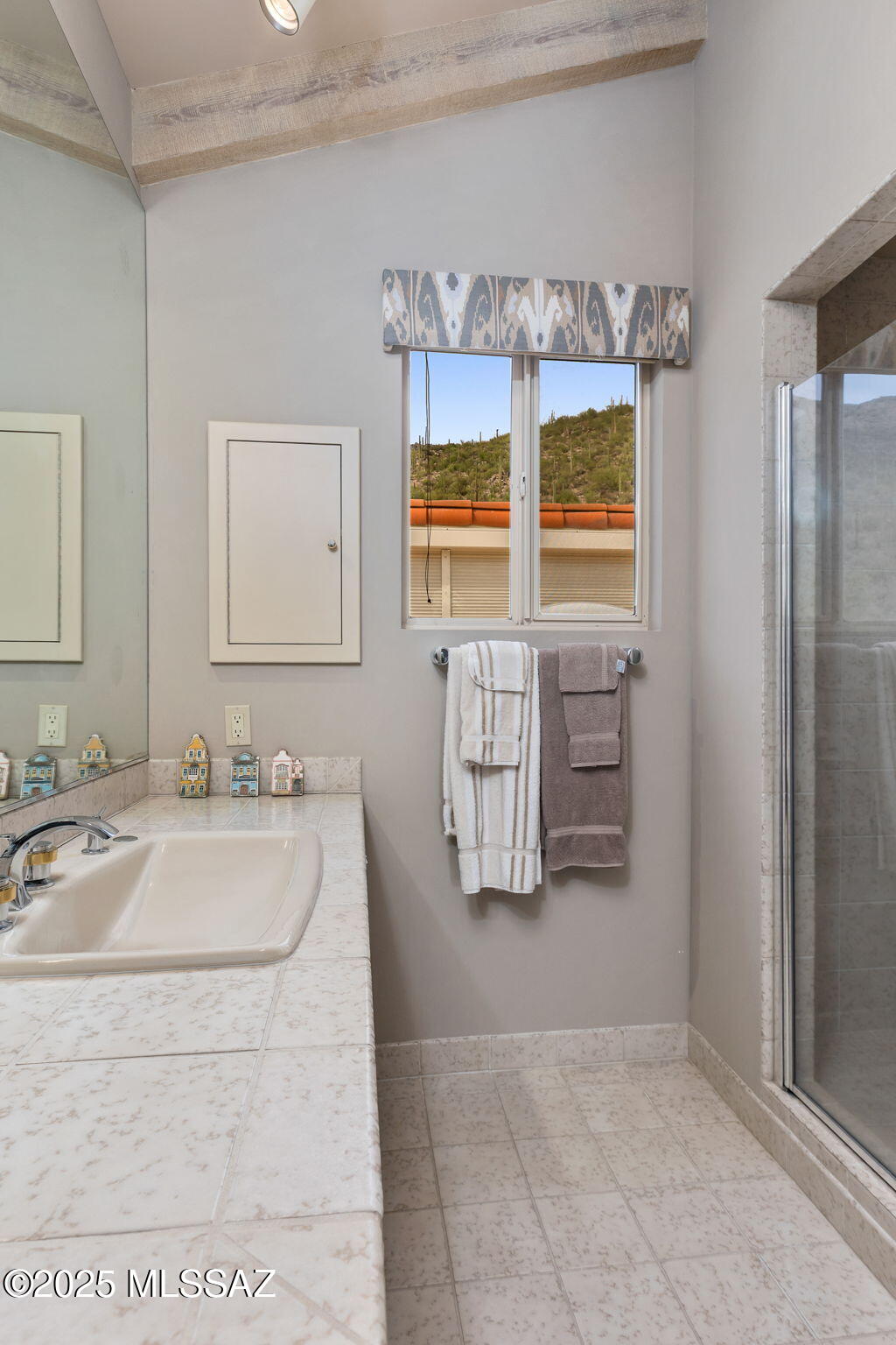 Finisterra II (211-302) - Residential