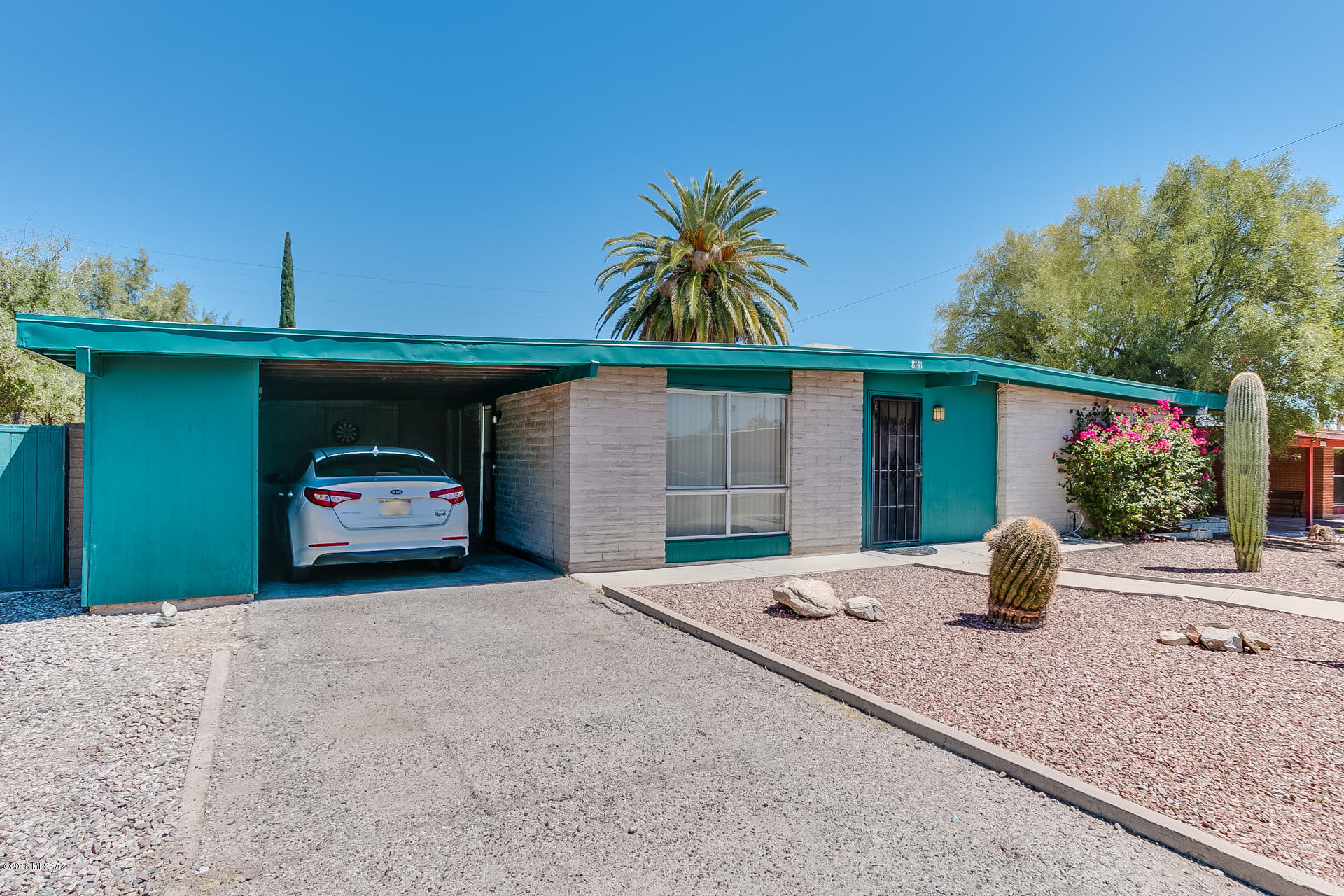Seller will accept or counter offers between $149,00-$159,000. Wonderful outodoor living space- great back patio, perfect for entertaining. 3 Bd/2 Bth. Great Eastside location- close to schools, shopping, Bus line. Nice Family Home.