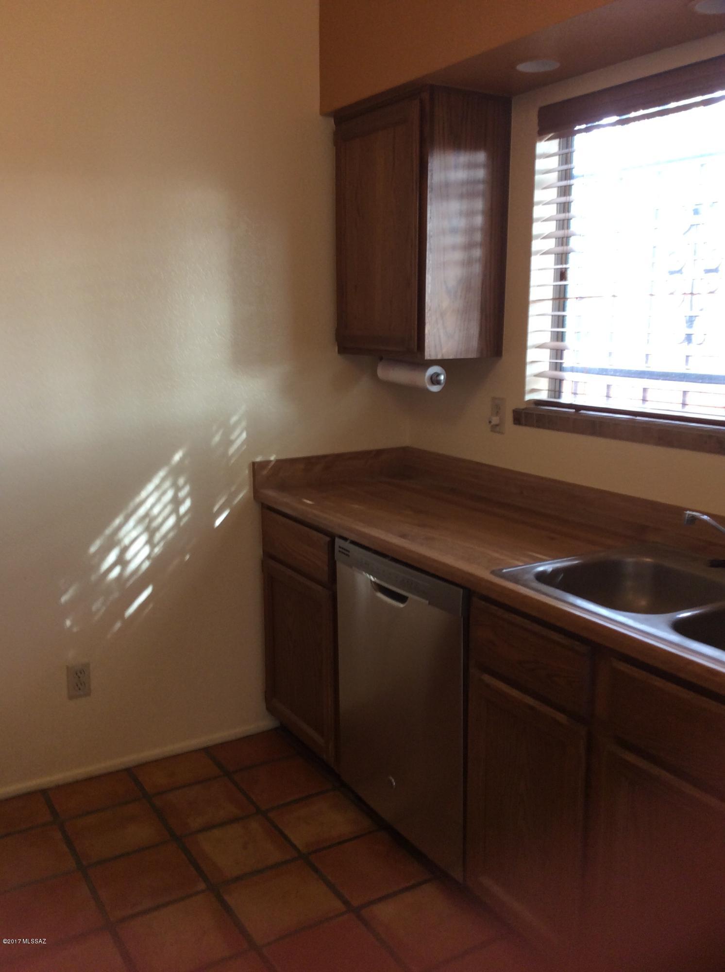 Ladera Brisas Townhouses (1-106) - Residential Lease