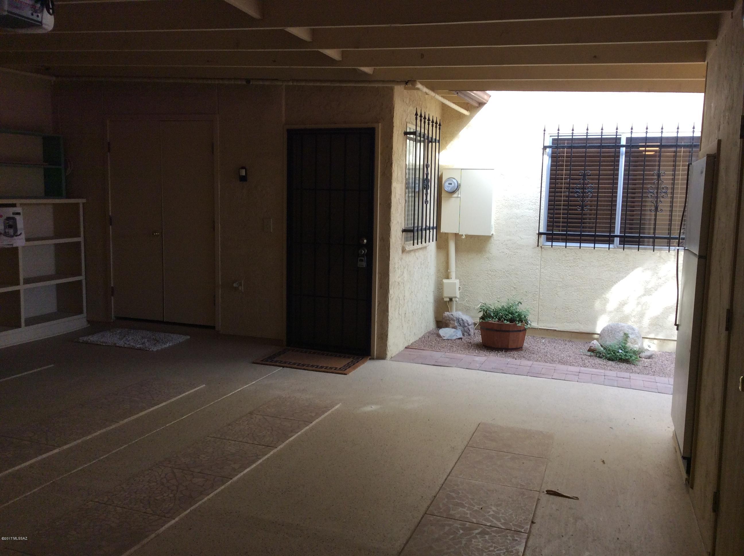 Ladera Brisas Townhouses (1-106) - Residential Lease