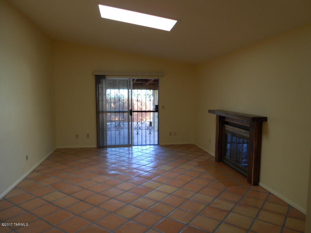 Ladera Brisas Townhouses (1-106) - Residential Lease