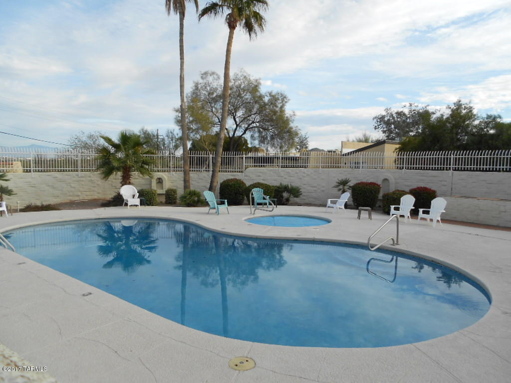 Ladera Brisas Townhouses (1-106) - Residential Lease
