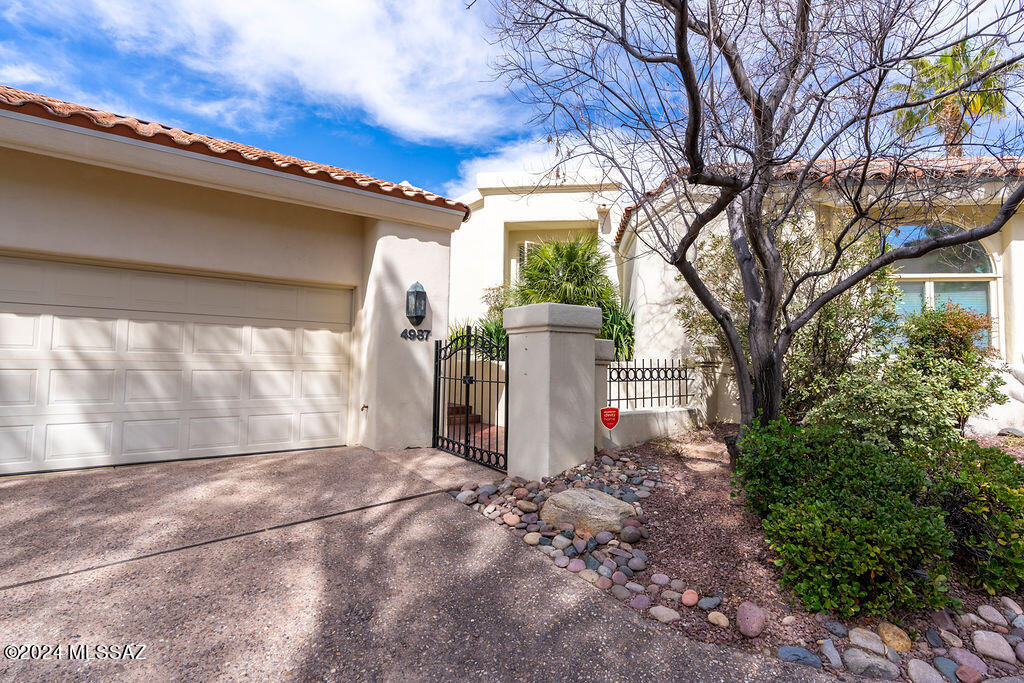 El Diamante Townhomes (1-15) - Residential