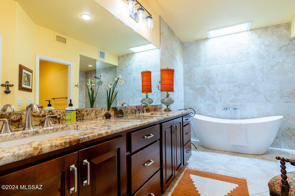 El Diamante Townhomes (1-15) - Residential