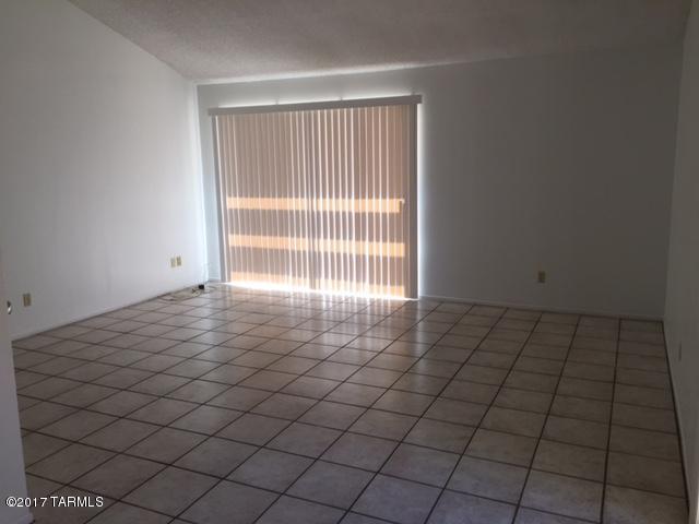 2 bedroom/2 bathroom condo located at the popular Langley Gardens. Condo is located on the 2nd floor close to the pool and laundry room. Includes tile flooring everywhere except for in the bedrooms,  upgraded counter tops in kitchen and bathrooms and gas stove. Located close to schools, parks, restaurants, shopping and transportation. Water included.