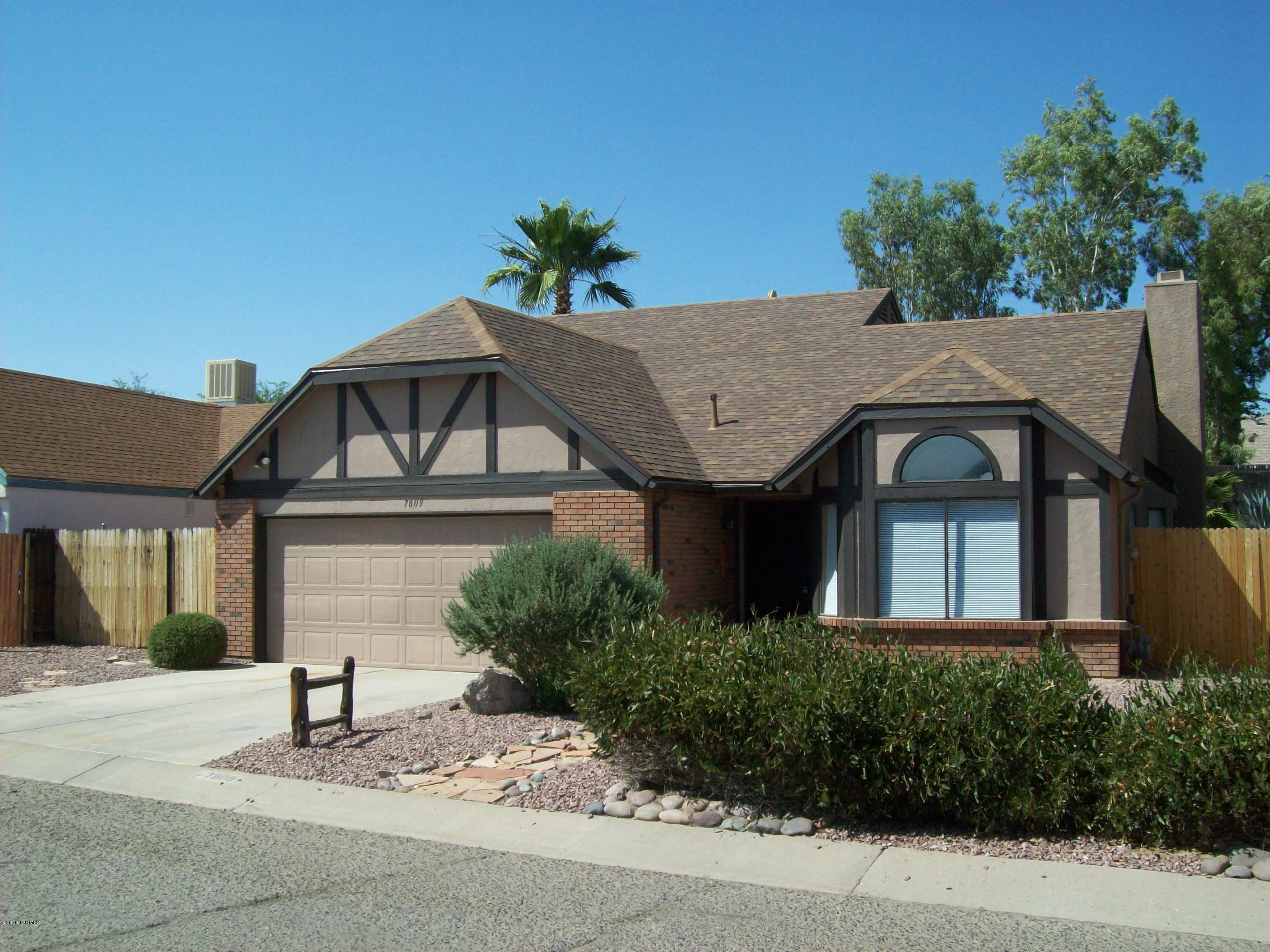 This 3br 2ba house has it all. Vaulted ceilings and ceiling fans throughout. Fireplace in family room. Downstairs is Den area and master bedroom. Upstairs are the 2 other rooms and bathroom. Screened in AZ Room, covered patio and gorgeous pool with waterfall. Owner is providing pool service. Life cant get better than this. Give Jennifer a call to see this house.